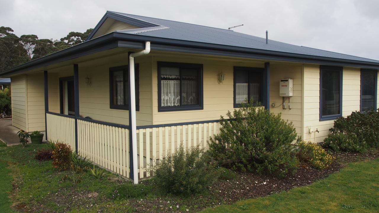 Strahan Retreat Holiday Park Exterior foto
