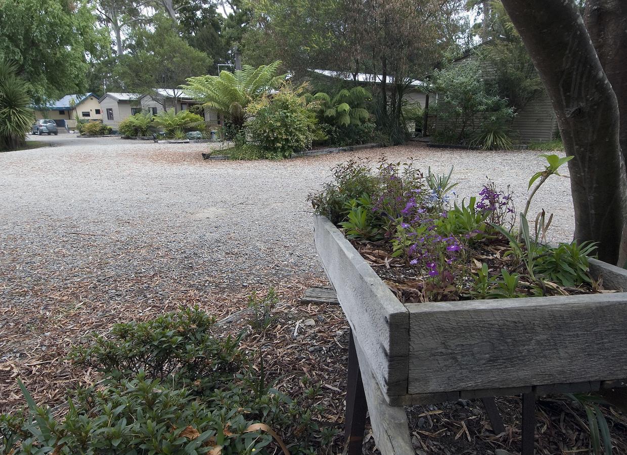 Strahan Retreat Holiday Park Exterior foto