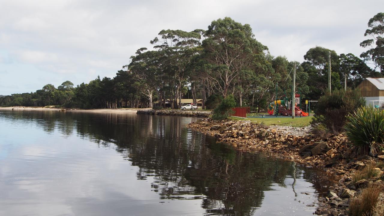 Strahan Retreat Holiday Park Exterior foto